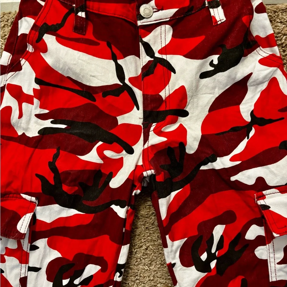 Rue 21 Woman’s Size Sm. Red Camo print Joggers Cargo pockets Great condition - Picture 16 of 16